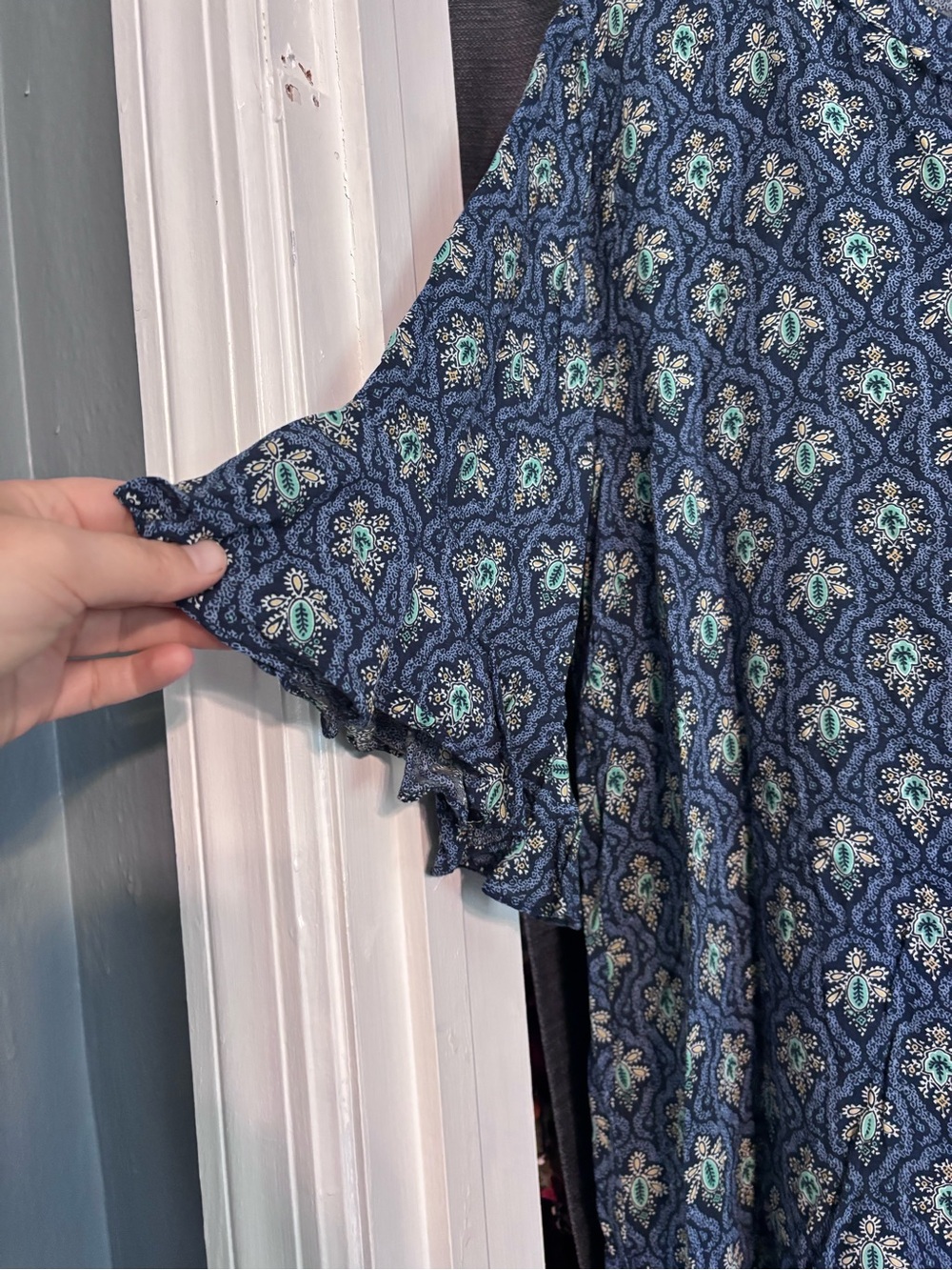 Umgee Blue Floral V-Neck Tunic Top - Picture 5 of 5